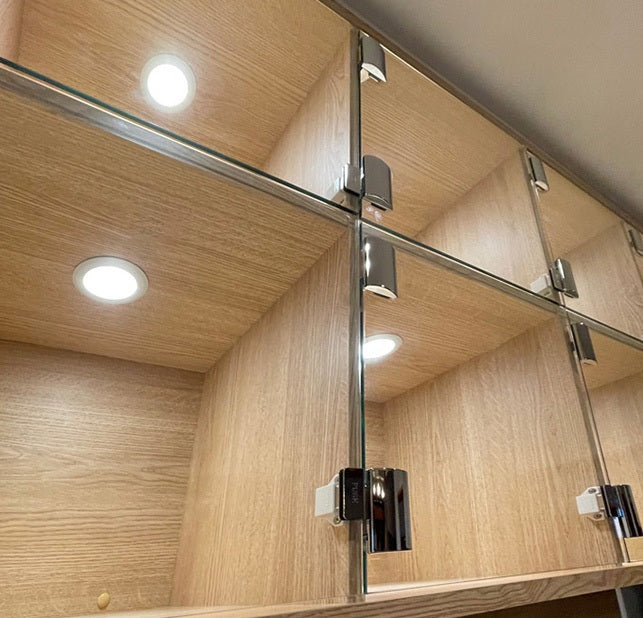 2 compact magnetic push-to-close catches, including counterplate, surface: white, 25 mm (63/64″), ML-30SW for furniture doors, cabinet doors