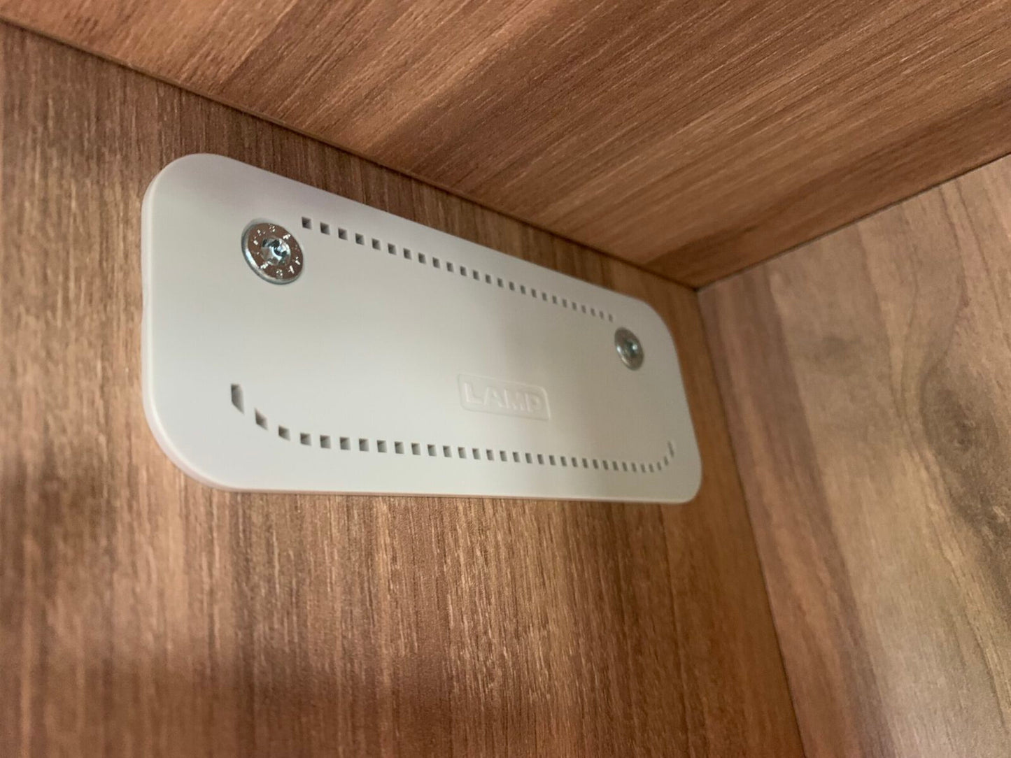 Coque de poignée de ventilation unique V2A (SUS304), grise, 105 mm (4,2″) UTA-105GR. Poignée de ventilation en acier inoxydable V2A (SUS304), finition satinée mate, pour tiroirs, armoires, environnements humides, expédiée par Sugatsune / LAMP® (Japon)