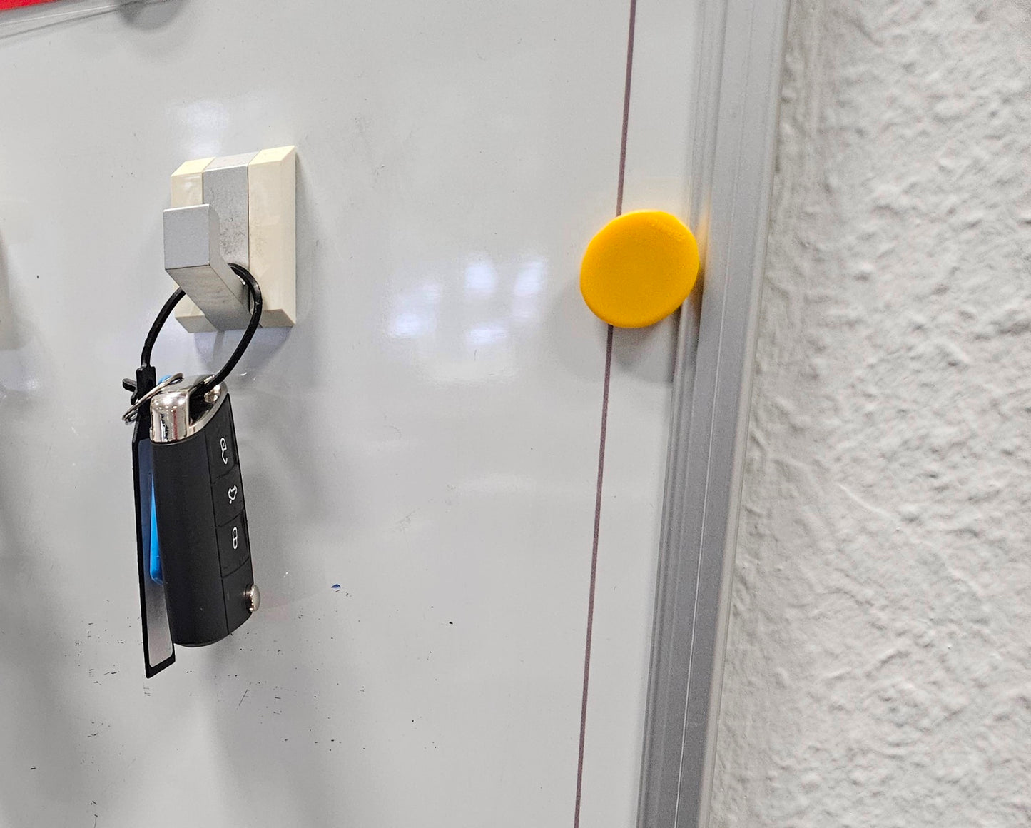 Starker Magnethaken, Oberfläche: silberfarbig, 42 mm (1,7″), MJ-30. Schlüsselhaken für Kühlschrank, Magnettafel, Schlüsselwand, Metalltafel, Spind, Metallschrank, Metallwand, Schlüsseltafel und viel mehr, von Sugatsune / LAMP® (Japan)