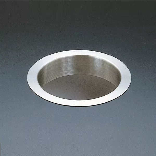 Hochwertige Abdeckung für Abfallbehälter, ringförmig, Ø170 mm, für Montage in Arbeitsplatte. Durchwurf für Abwurfbehälter aus massivem Edelstahl  von Sugatsune / LAMP® (Japan)