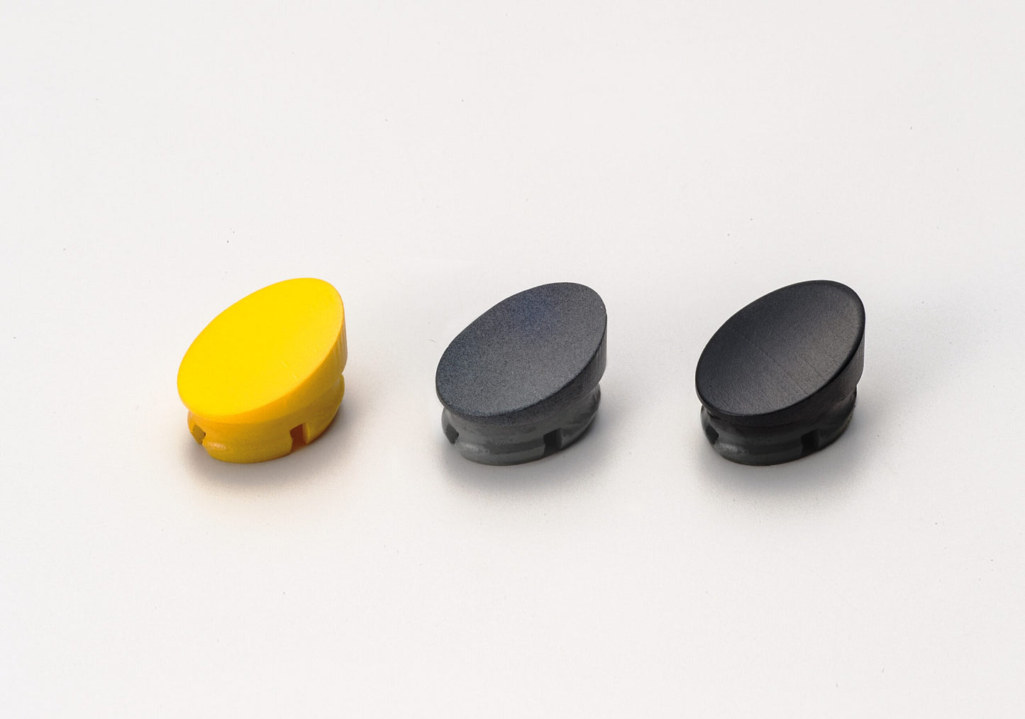 Hochwertiger robuster Gerätegriff aus verstärktem Nylon, schwarz mit gelben Abdeckkappen, 120 mm (4,8″) MJH-120-YE. Maschinengriff MJH-120-YE für Industrieschränke, Produktionsanlagen, Maschinenbau, von Sugatsune / LAMP® (Japan)